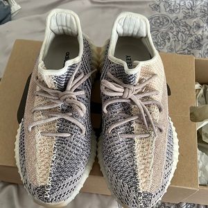 Yeezy Boost 350 V2